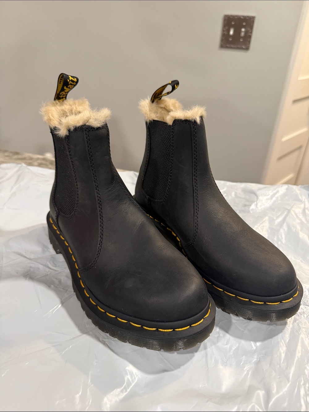 Dr. Martens 2976 Chelsea Boot